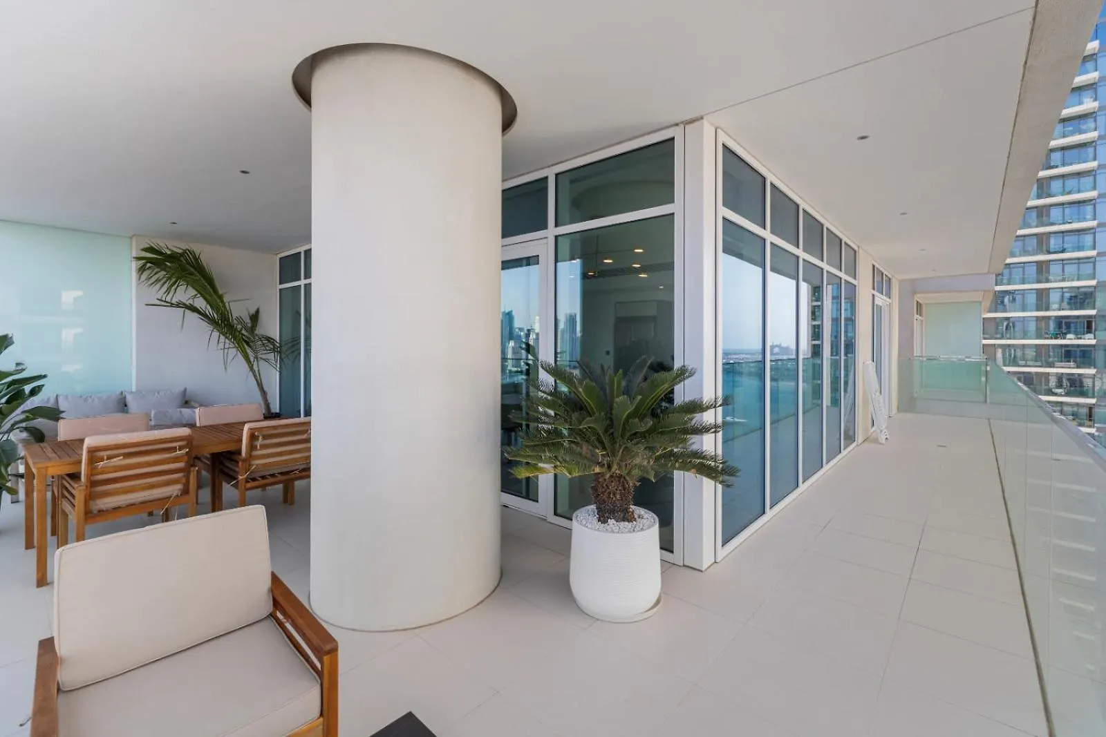 Full Sea View & Dubai Skyline - 4Br Lux Beachfront United Arab Emirates