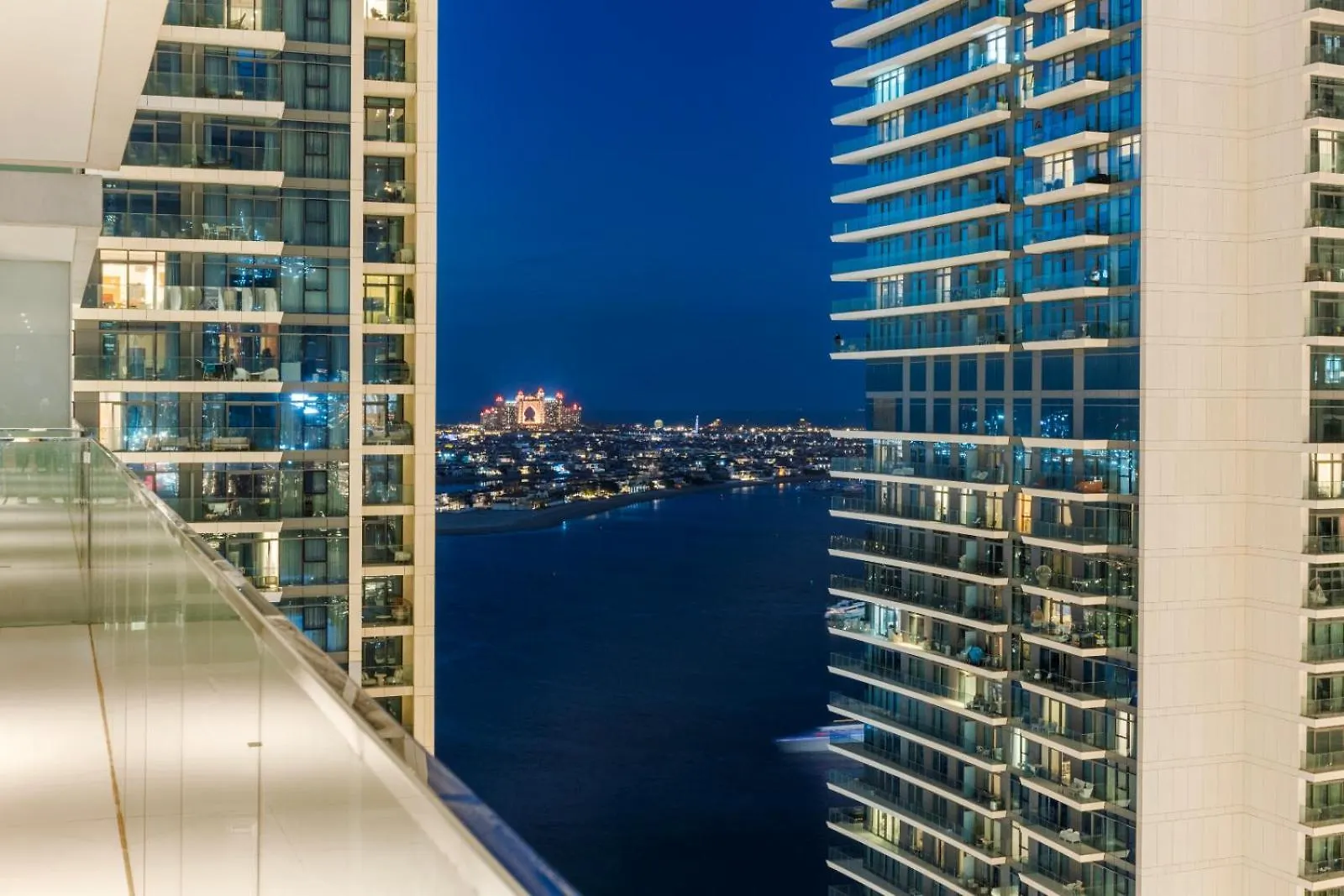 Full Sea View & Dubai Skyline - 4Br Lux Beachfront