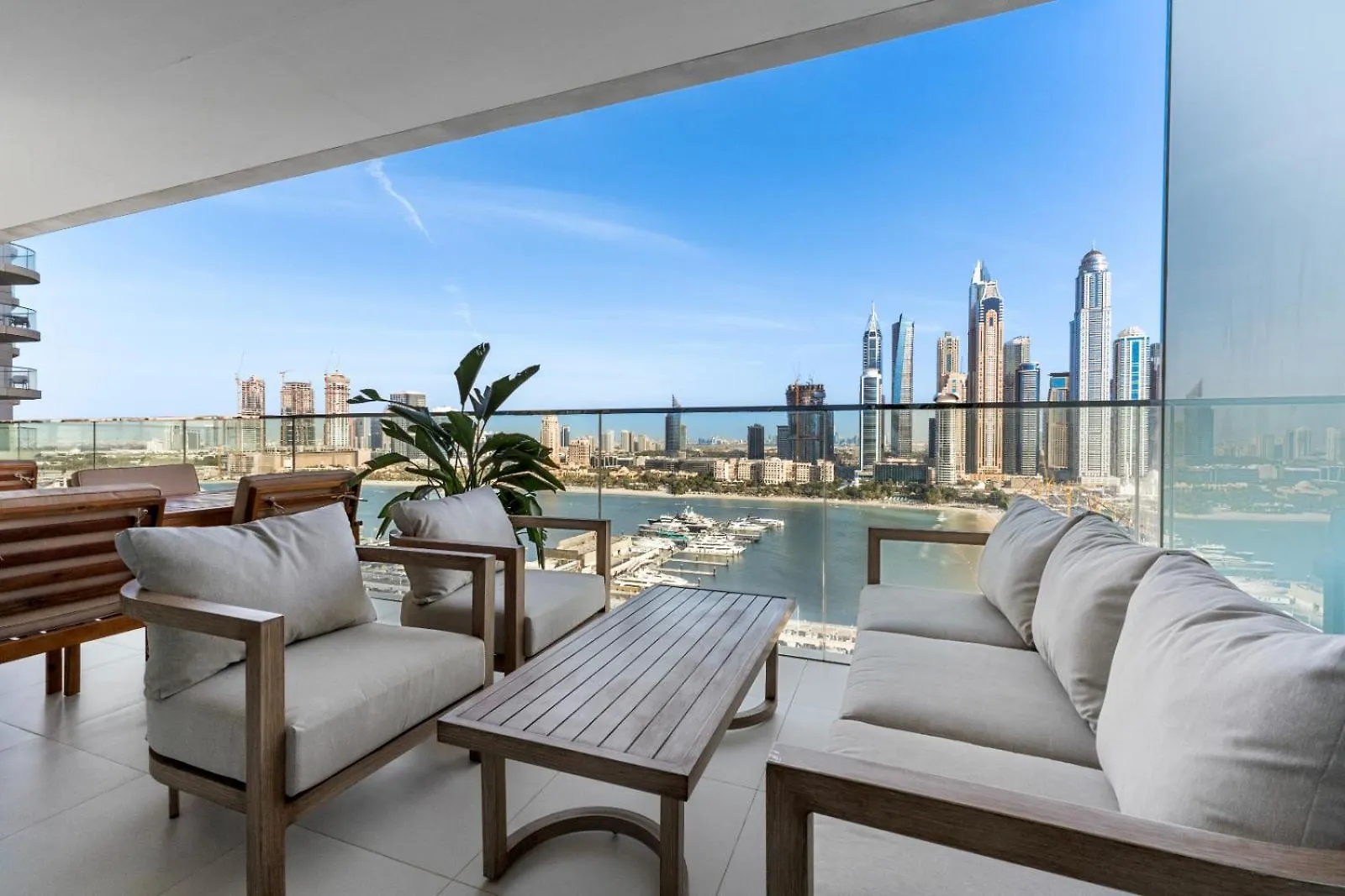 Full Sea View & Dubai Skyline - 4Br Lux Beachfront United Arab Emirates