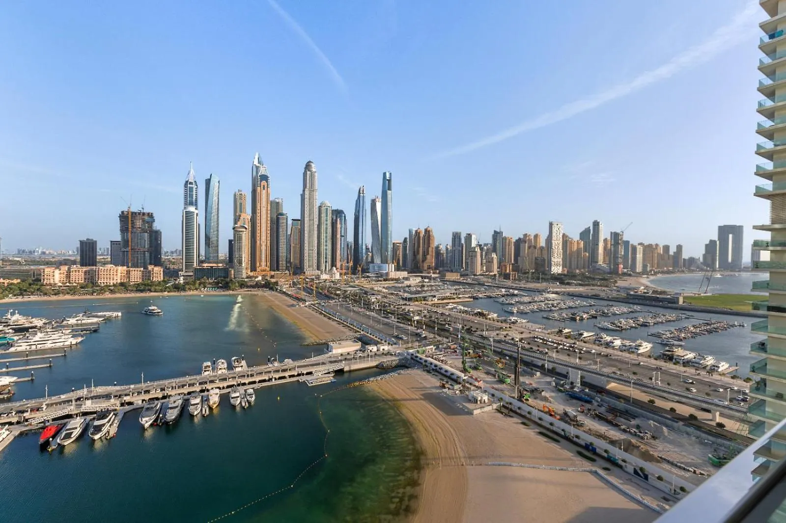 Full Sea View & Dubai Skyline - 4Br Lux Beachfront